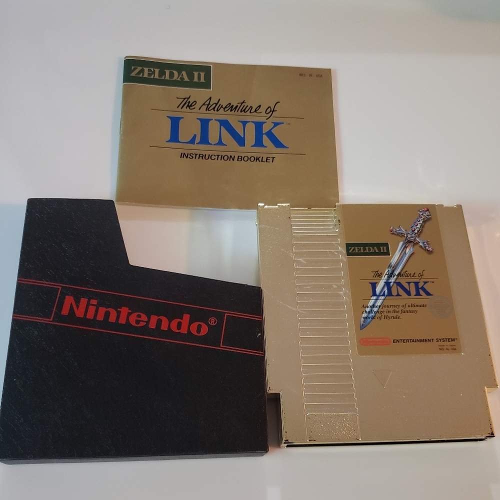 NES NINTENDO ADVENTURE OF LINK AND LEGEND OF ZELDA (5 Screw) GOLD WITH BOOK